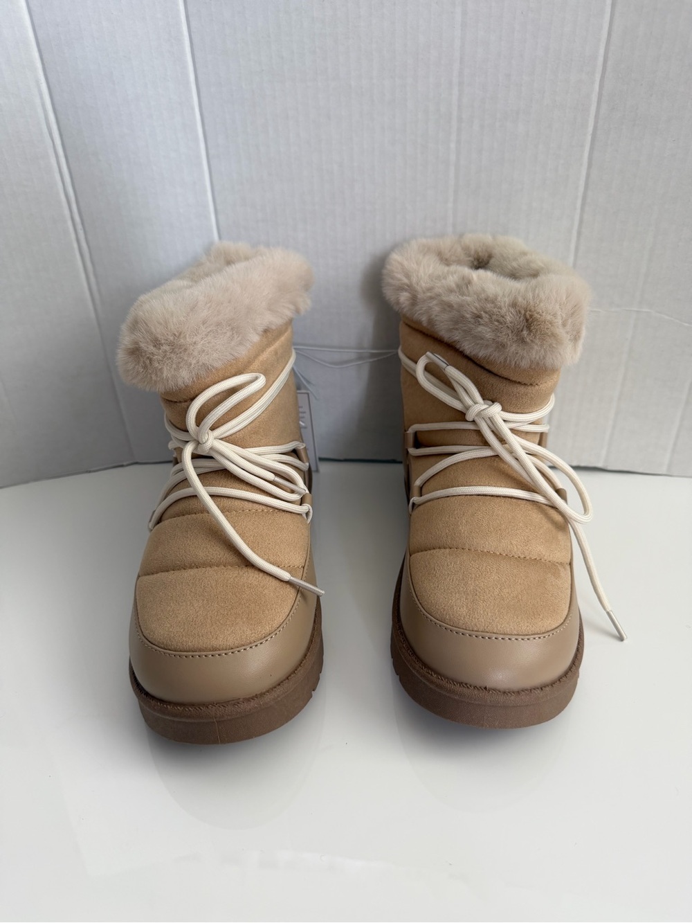 Aspen Puffy Faux-Shearling Lace Boots size 7